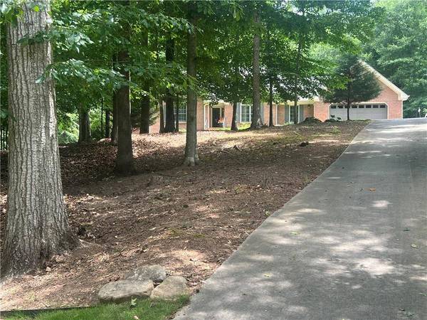 61 Hunters WAY, Hoschton, GA 30548