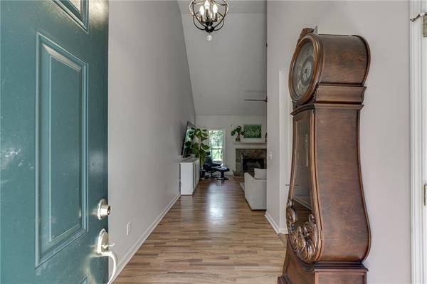 6447 Ivy Springs DR, Flowery Branch, GA 30542