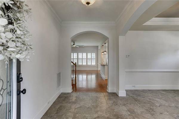 7823 Keepsake LN, Flowery Branch, GA 30542