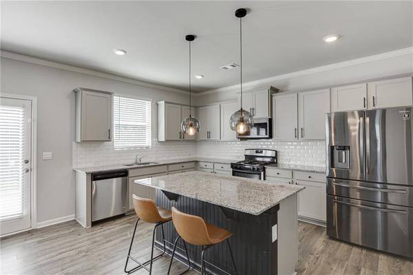 6078 Trumpet Flower AVE, Flowery Branch, GA 30542