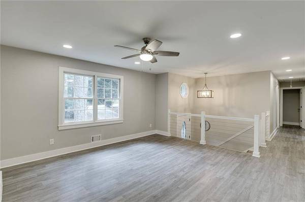 6211 Laurel Wood TRL, Flowery Branch, GA 30542