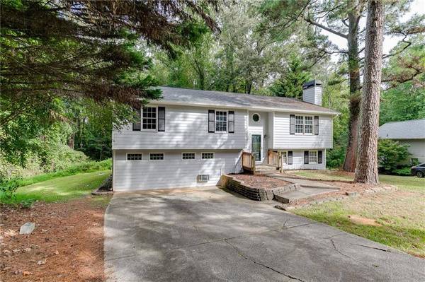 6211 Laurel Wood TRL, Flowery Branch, GA 30542