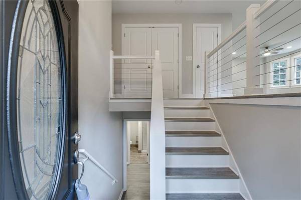 6211 Laurel Wood TRL, Flowery Branch, GA 30542