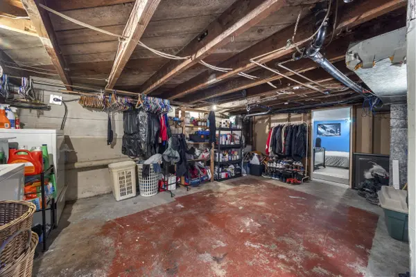 1105 Hamilton ST, New Westminster, BC V3M 2M8