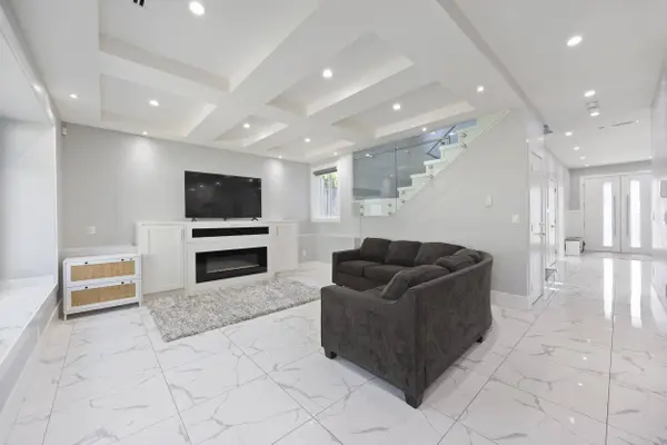 2309 Dublin ST, New Westminster, BC V3M 3B3