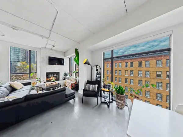 28 Powell ST #501, Vancouver, BC V6A 1E7