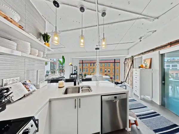 28 Powell ST #501, Vancouver, BC V6A 1E7