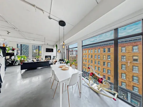 28 Powell ST #501, Vancouver, BC V6A 1E7