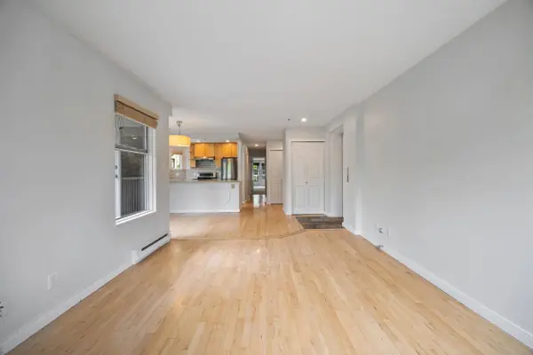 1868 W 8th AVE #201, Vancouver, BC V6J 5G3