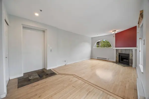 1868 W 8th AVE #201, Vancouver, BC V6J 5G3