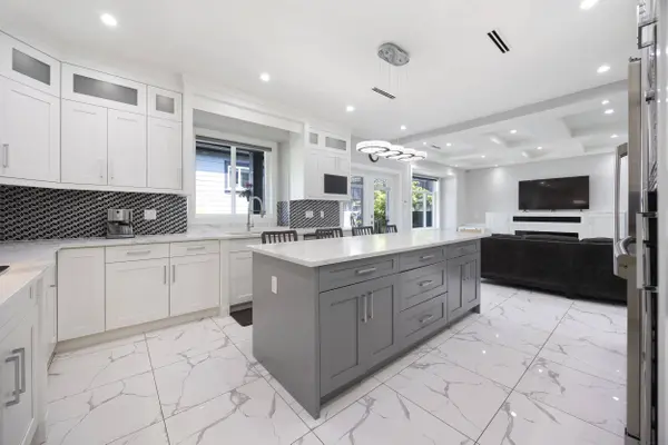 2309 Dublin ST, New Westminster, BC V3M 3B3