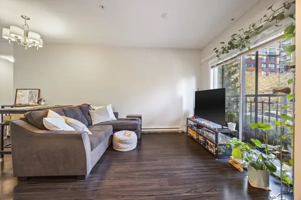 828 Royal AVE #204, New Westminster, BC V3M 1J9
