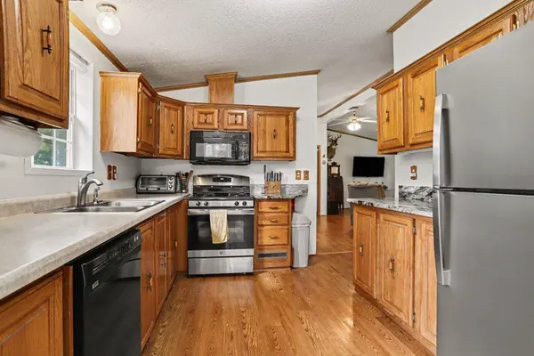 18576 T S Drive, Tekonsha, MI 49092