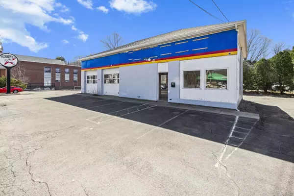 318 Hazard Avenue, Enfield, CT 06082