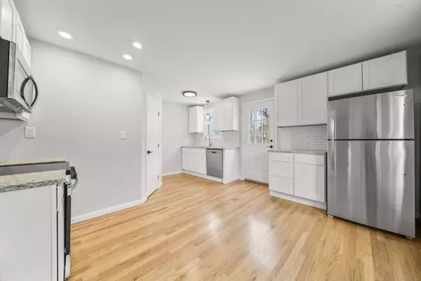 12 Smith Street, Windsor Locks, CT 06096