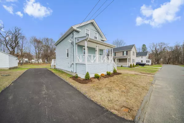 12 Smith Street, Windsor Locks, CT 06096