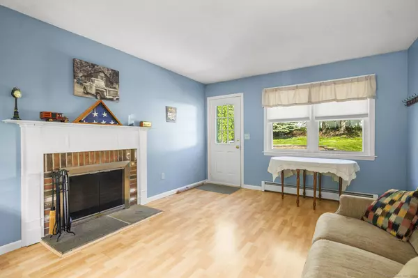 18 Kimberly Drive, Enfield, CT 06082