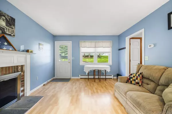 18 Kimberly Drive, Enfield, CT 06082