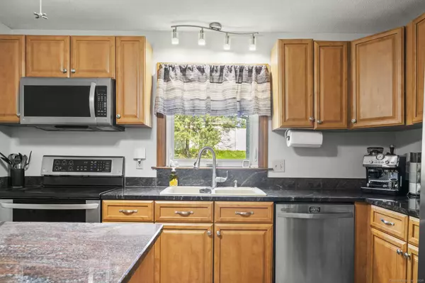 18 Kimberly Drive, Enfield, CT 06082