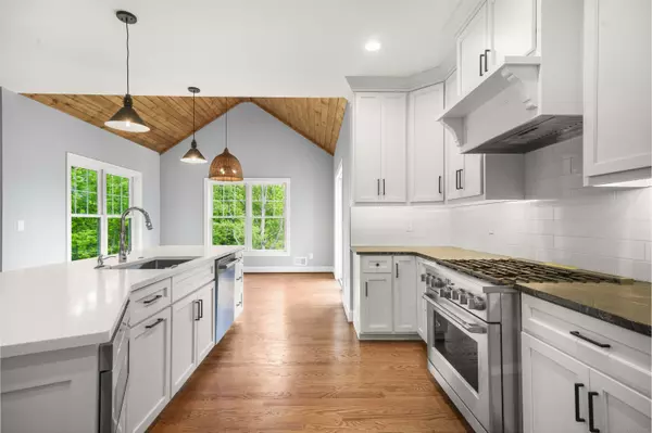 14 Fiddlehead Place, Suffield, CT 06078