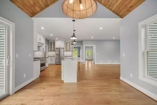 14 Fiddlehead Place, Suffield, CT 06078