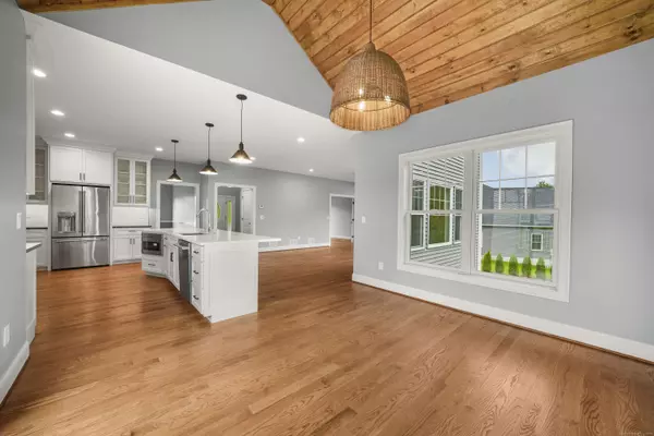 14 Fiddlehead Place, Suffield, CT 06078