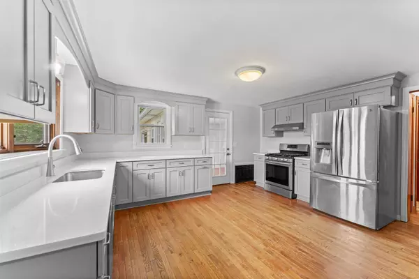 51 East Street North, Suffield, CT 06078