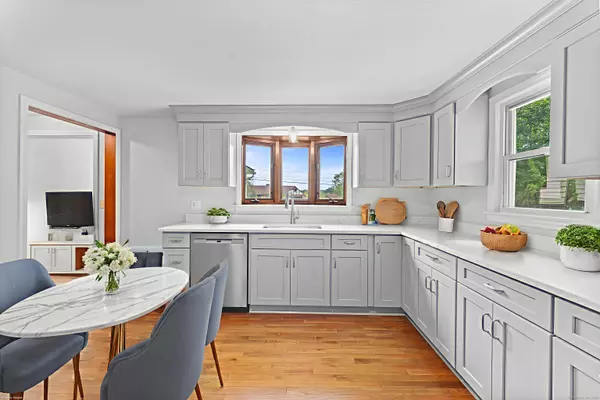 51 East Street North, Suffield, CT 06078