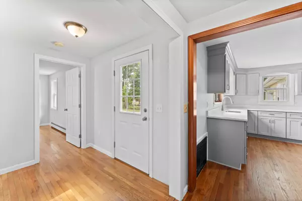 51 East Street North, Suffield, CT 06078