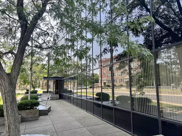 50 Maple St, Springfield, MA 01103