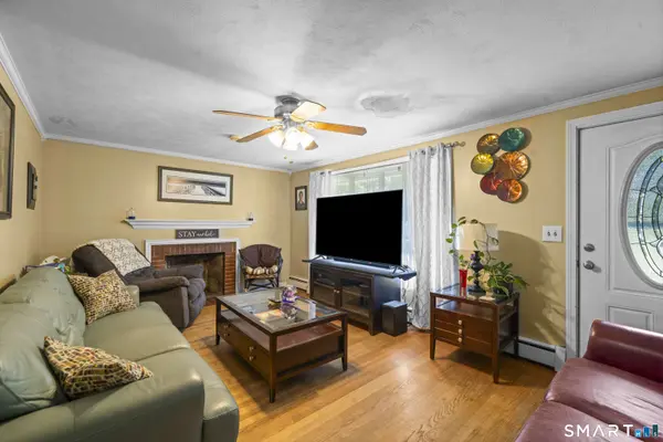 17 Lancer Drive, Enfield, CT 06082