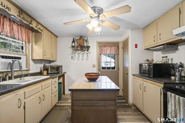 17 Lancer Drive, Enfield, CT 06082