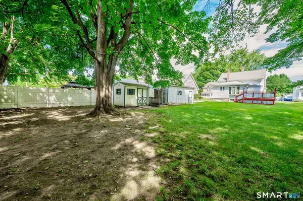 9 Woodlawn Avenue, Enfield, CT 06082