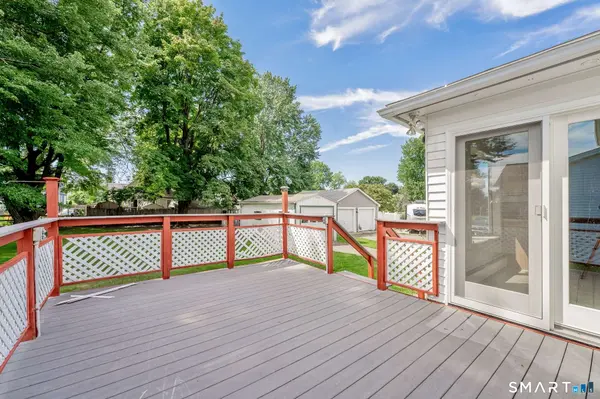 9 Woodlawn Avenue, Enfield, CT 06082