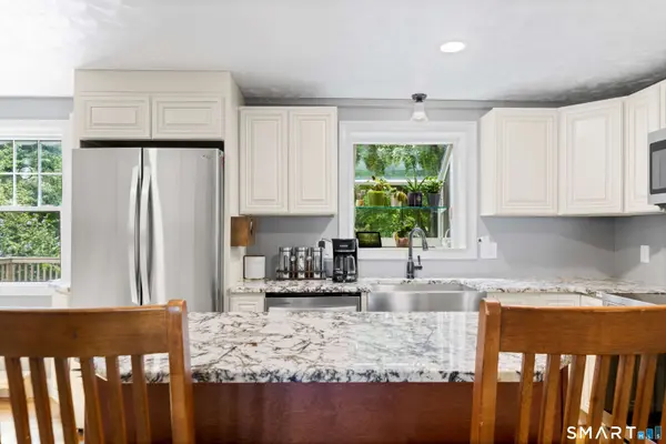 42 Oakwood Street, Enfield, CT 06082