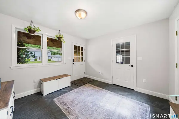 42 Oakwood Street, Enfield, CT 06082