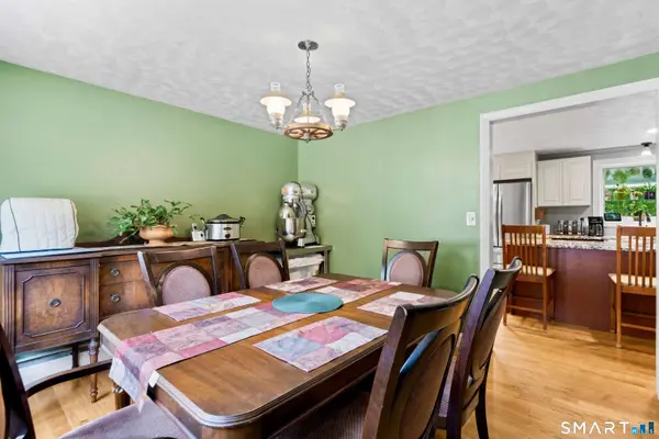 42 Oakwood Street, Enfield, CT 06082