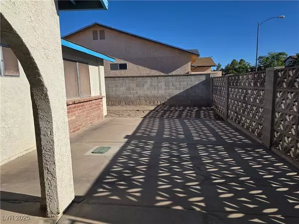 725 Brick DR, Henderson, NV 89002