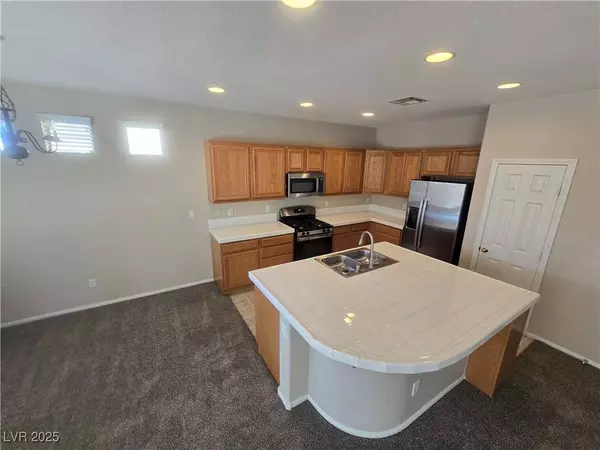 7572 Coyote Cave AVE, Las Vegas, NV 89113