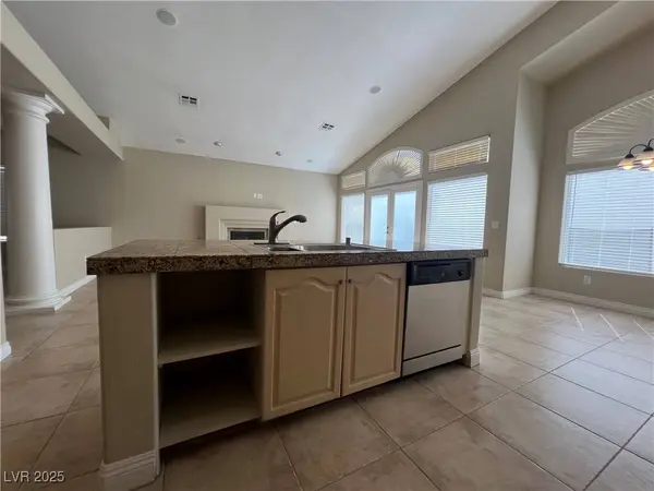 8113 Sunset Cove DR, Las Vegas, NV 89128