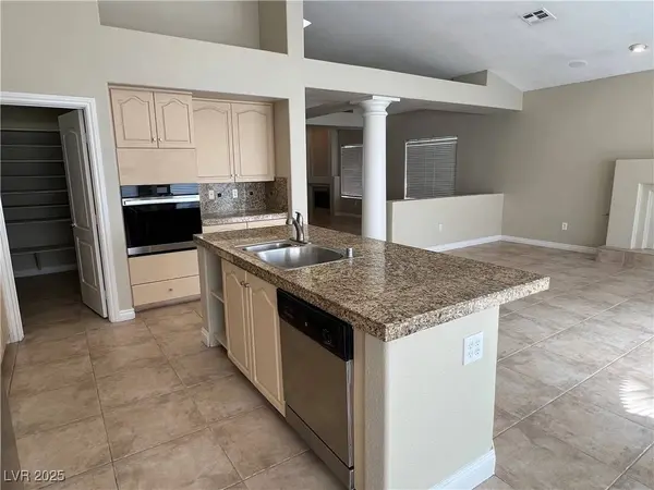 8113 Sunset Cove DR, Las Vegas, NV 89128