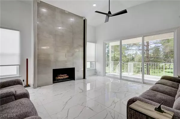 2851 Queens Courtyard DR, Las Vegas, NV 89109