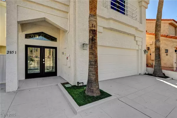 2851 Queens Courtyard DR, Las Vegas, NV 89109