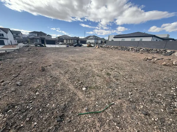 1840 W 350 N, Hurricane, UT 84737