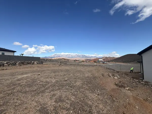 1840 W 350 N, Hurricane, UT 84737