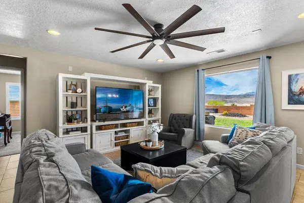 225 N FALCON CT, Ivins, UT 84738