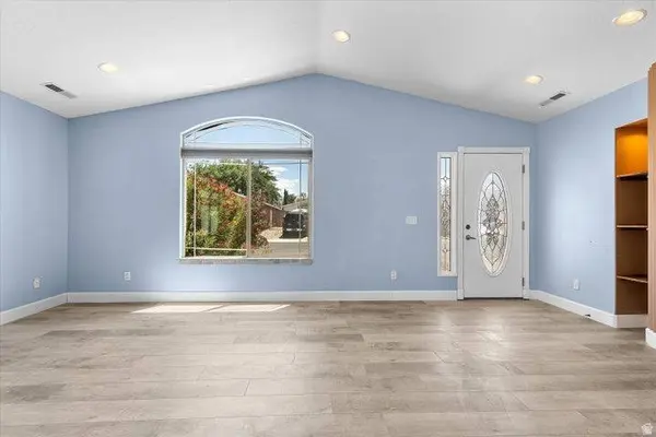 4400 W STATE ST #117, Hurricane, UT 84737