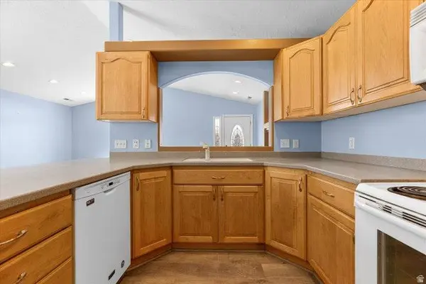 4400 W STATE ST #117, Hurricane, UT 84737