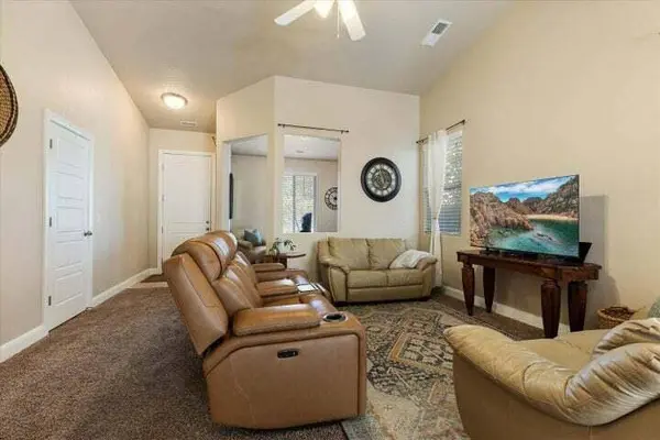 2577 E Hilltop Ledge DR, Washington, UT 84780