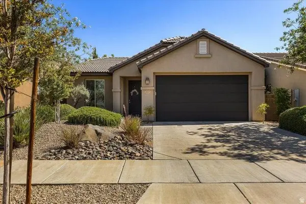2577 E HILLTOP LEDGE DR, Washington, UT 84780